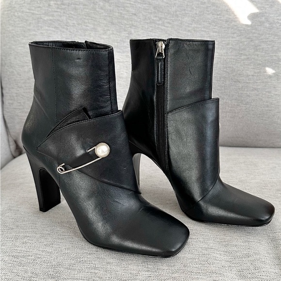 Nine West Black Leather Ankle Boots with Pearl Detail – New Without Tags - Picture 10 of 12